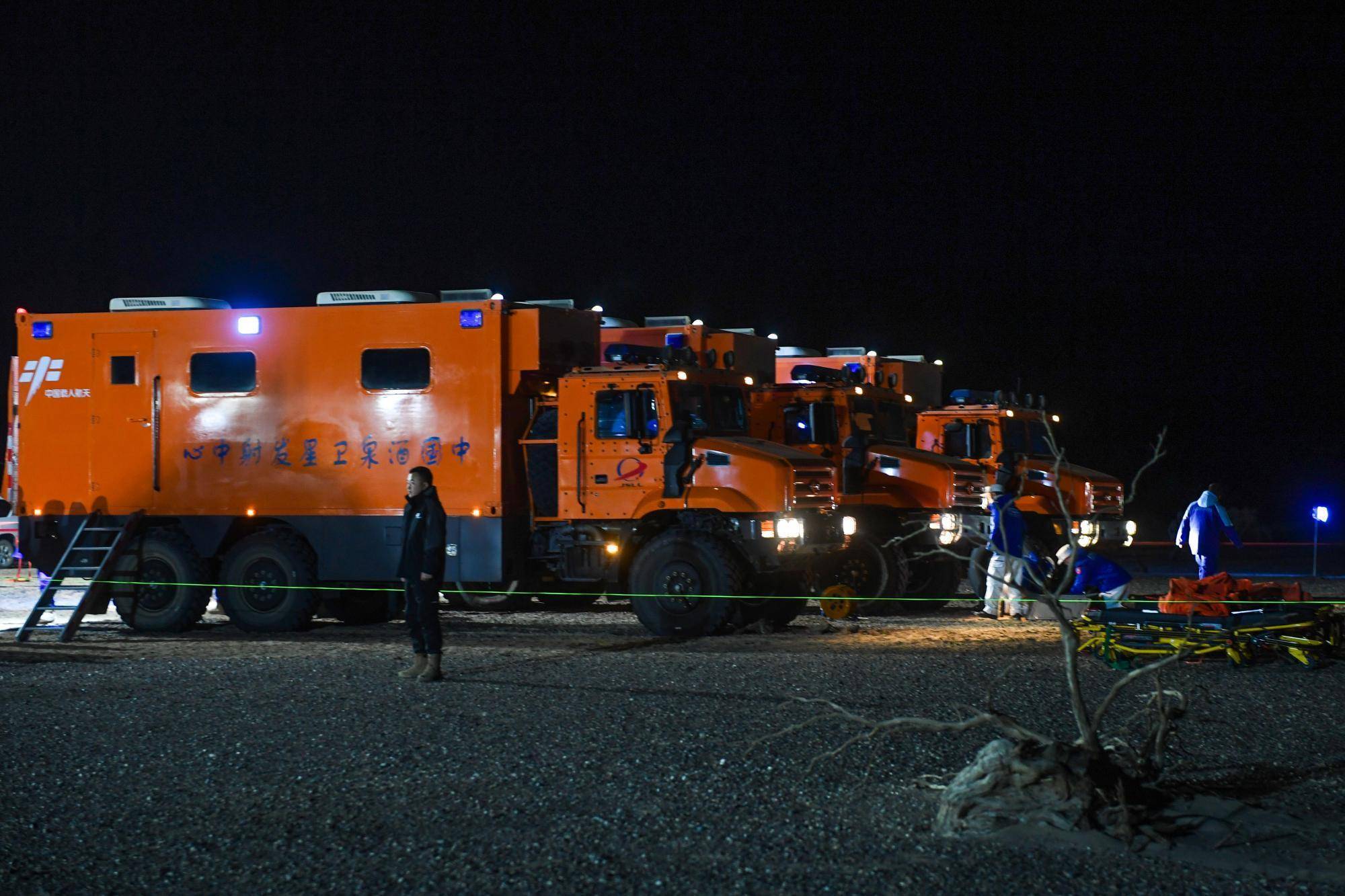 现场见证“神十八”乘组额济纳东风着陆场凯旋！