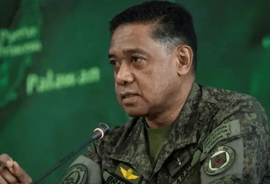 马科斯闯下大祸，中方没料到，对华索赔730万后，菲下令三军演练夺岛！