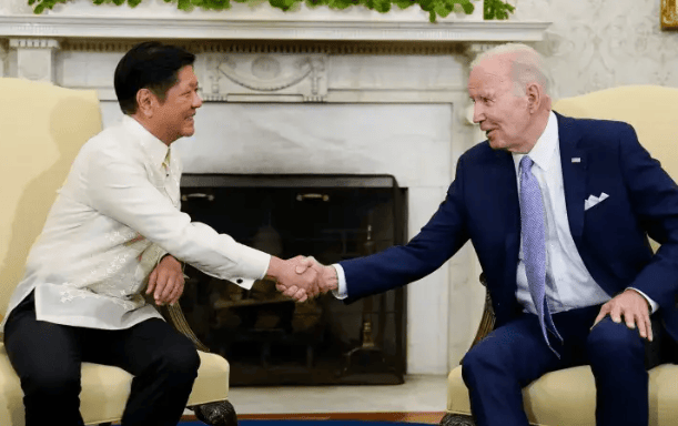 马科斯闯下大祸，中方没料到，对华索赔730万后，菲下令三军演练夺岛！