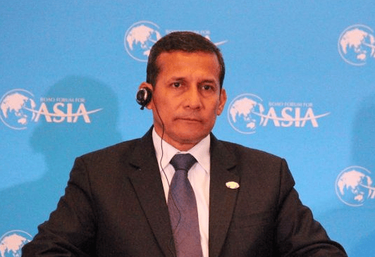 中方专机连夜起飞，赶在拜登卸任之前，带400人闪现美国大后方