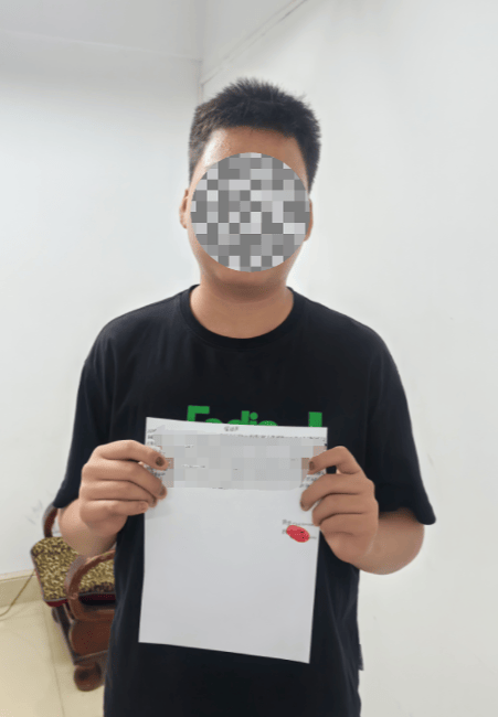 “网上学会的!”衡阳13岁男孩偷拿爸爸车钥匙凌晨和同学开车上路,一句话惊呆交警