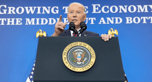 拜登扬言:不开玩笑地说,如果美国不领导世界,谁还可以?