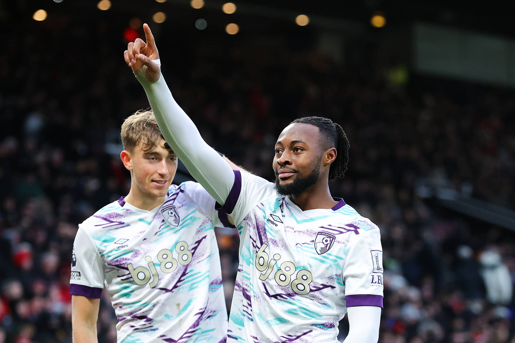 英超-加纳乔失单刀红魔3分钟丢2球 曼联0-3伯恩茅斯