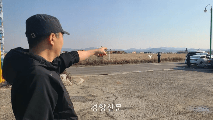 砰砰砰！巨响后爬上屋顶，他300米外拍下韩客机失事全程：热浪扑来像蒸桑拿