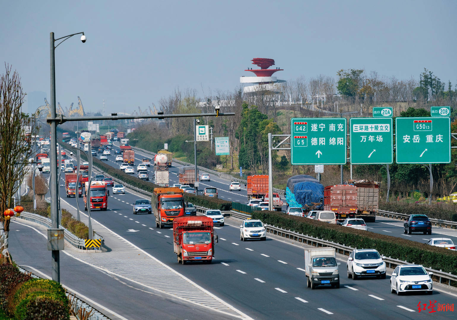 成都交警：绕城高速将设置智能设备，引导市民分时段、分路段有序借用应急车道