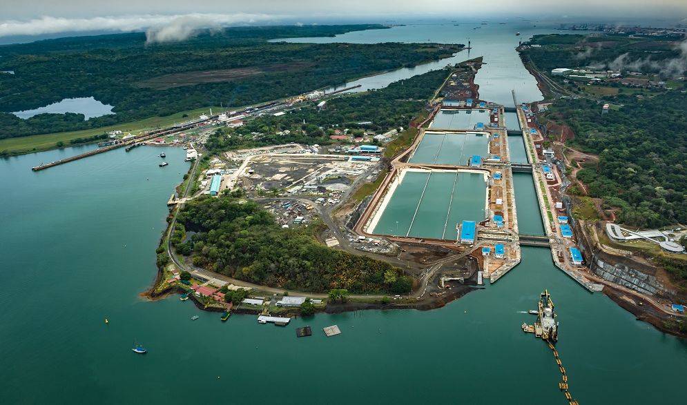 特朗普：不排除使用军事力量夺取巴拿马运河和格陵兰岛