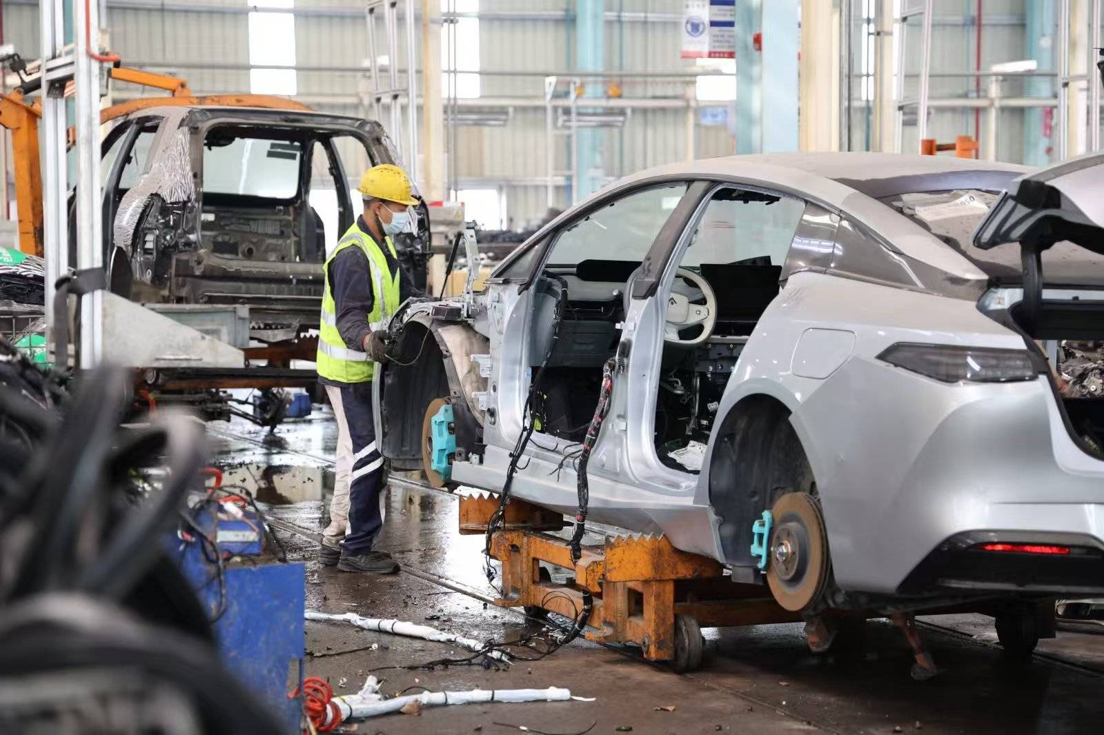 新华视点|“以旧换新”后，“旧物”都去哪了？