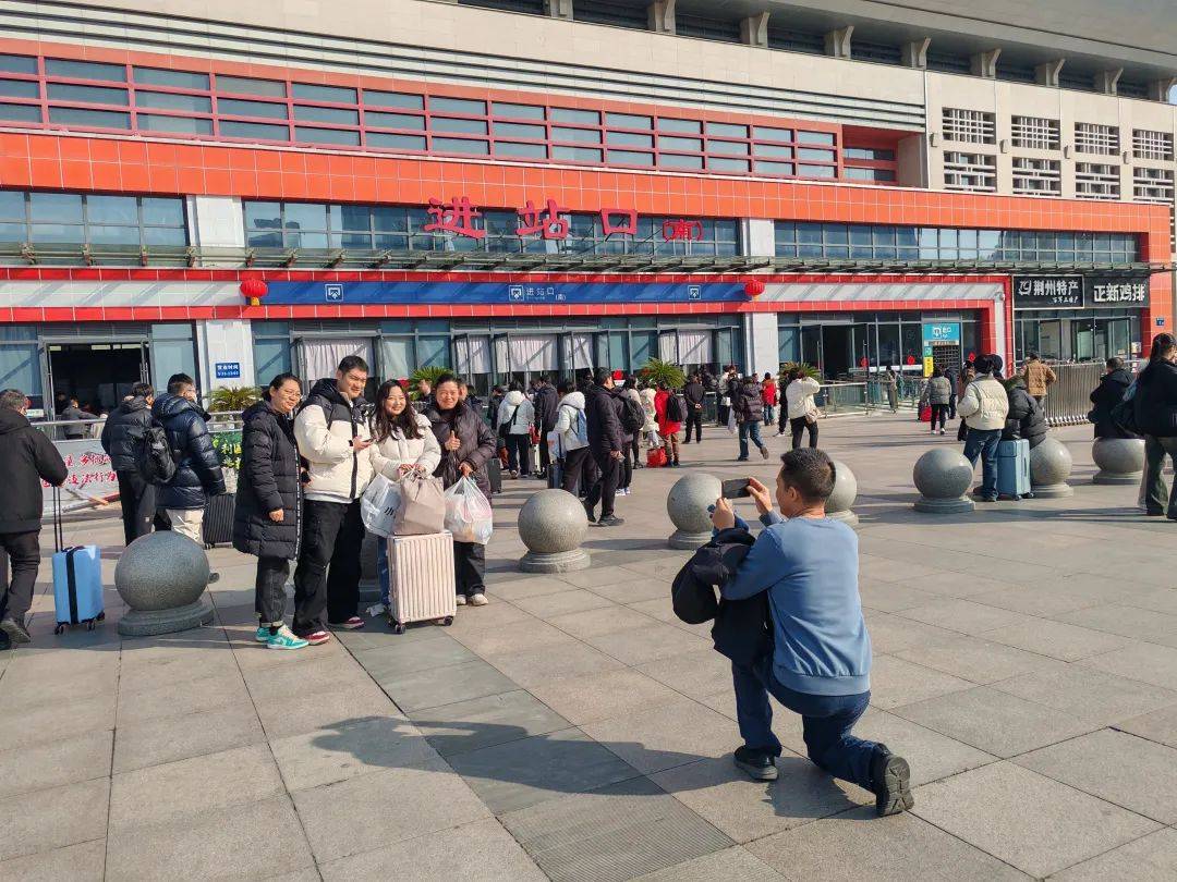 荆州版“离别的车站”，正在上演！