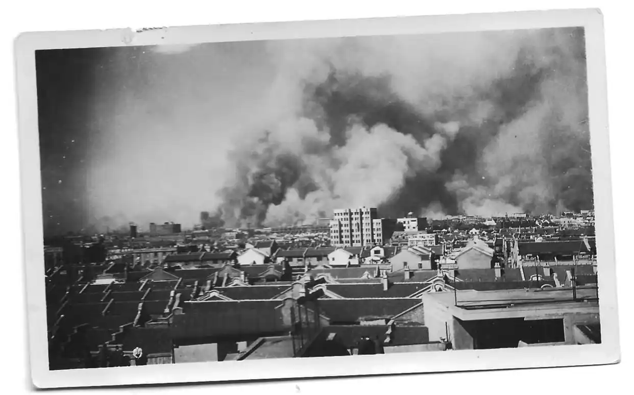 法国男子携622张“记录侵华日军罪行照片”抵京，照片正待鉴定