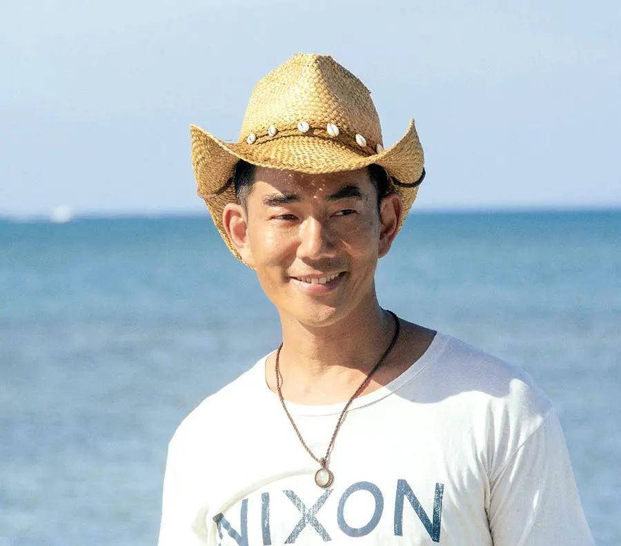 交警回应任贤齐在南京骑摩托车被开罚单：非市区牌，所以限行