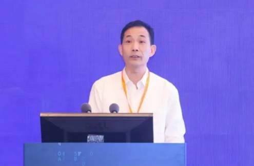 中共中央批准，开除曹兴信党籍