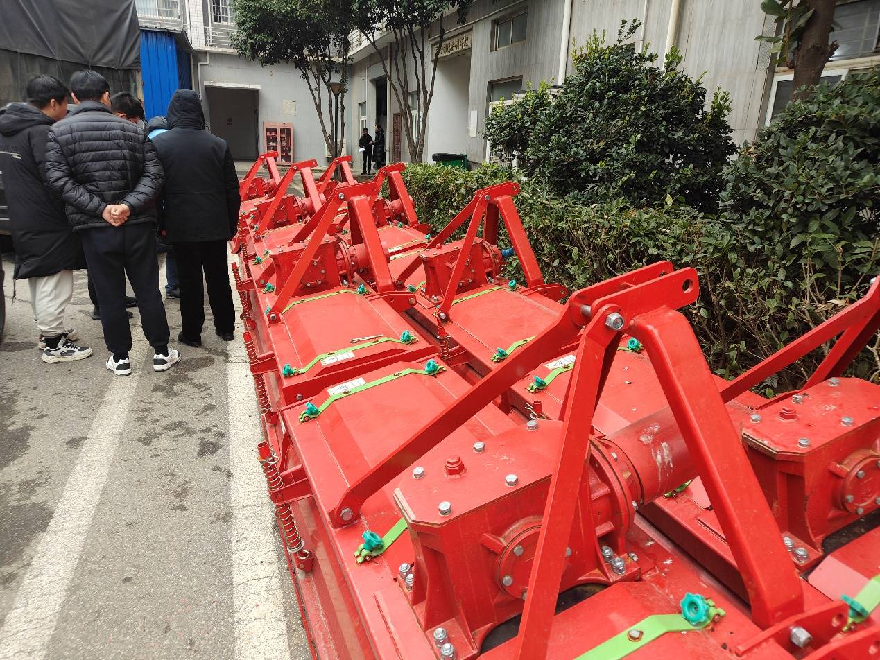 郑州大学学子走进武汉安德瑞公司，探索农机创新与应用