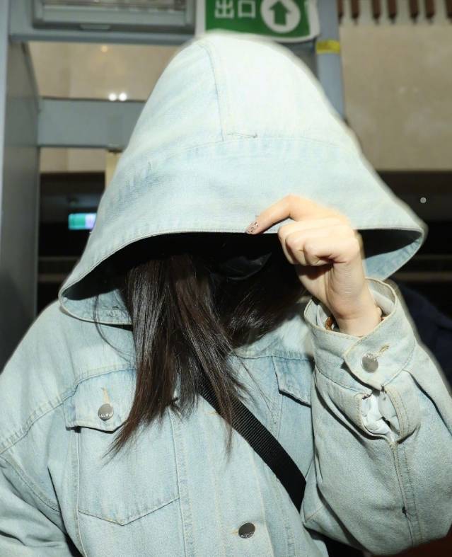 李威夫妻被带回北检复讯！二人共交保45万元均已获释