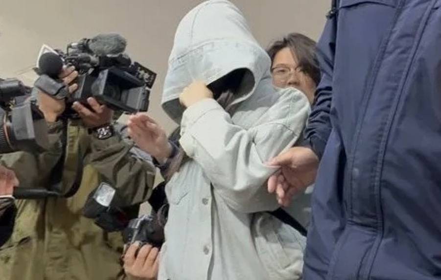 李威夫妻被带回北检复讯！二人共交保45万元均已获释