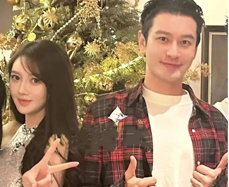 叶珂被曝顺利产女，黄晓明全程陪护激动落泪