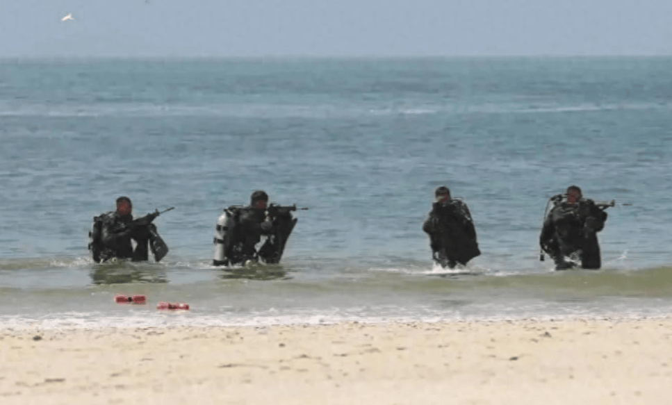 台海迎来大结局?大批台军察觉大事不妙,火速跑路!轰动两岸舆论!