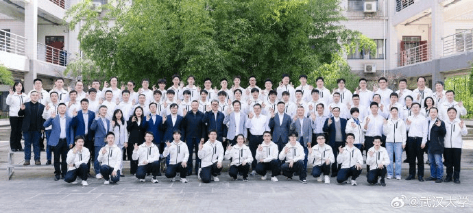 雷军回应如何保持好身材：英语不好已经让母校“蒙羞”，不能再形象欠佳