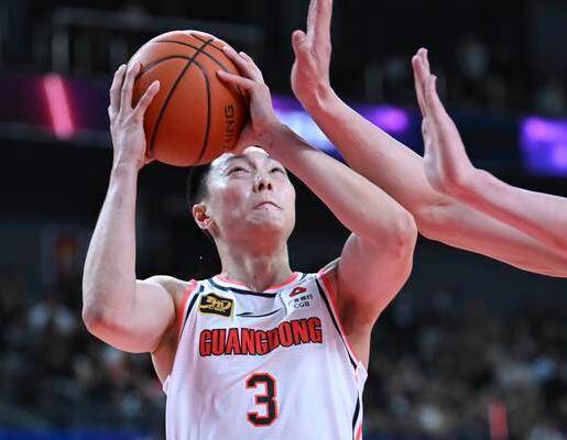 胡明轩11+6胡金秋缺阵 广东赢球终结广厦6连胜