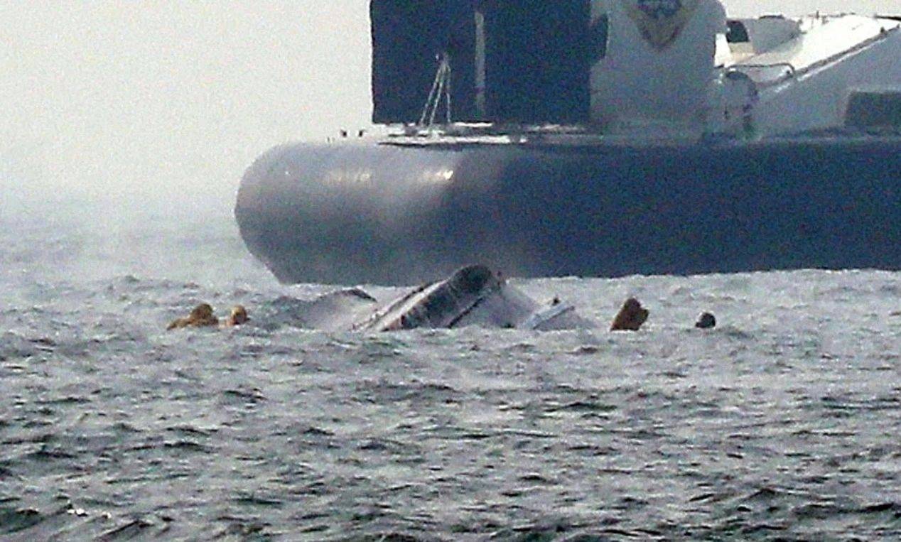 打响“第一枪”!4艘军艇直接被击沉:80名陆战官兵全军覆没!