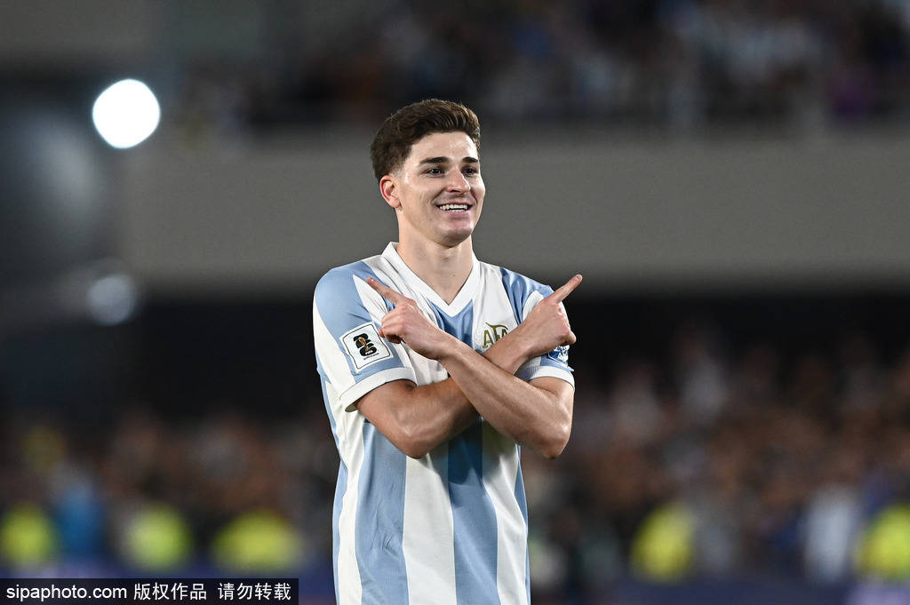 世预赛-恩佐传射小蜘蛛破门 梅西缺战阿根廷4-1双杀巴西