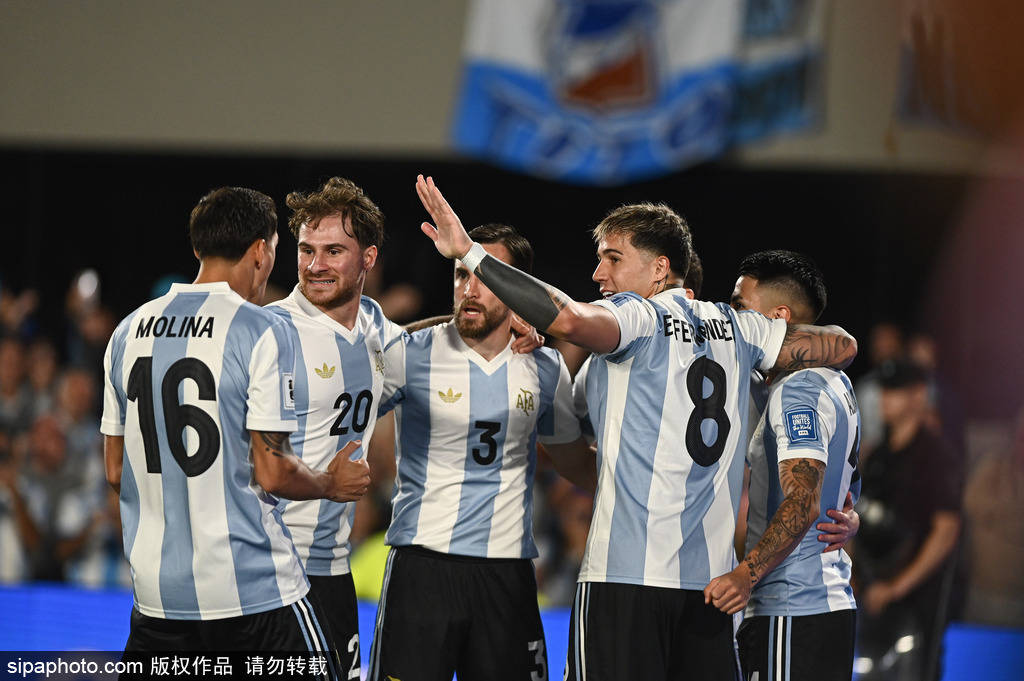 世预赛-恩佐传射小蜘蛛破门 梅西缺战阿根廷4-1双杀巴西