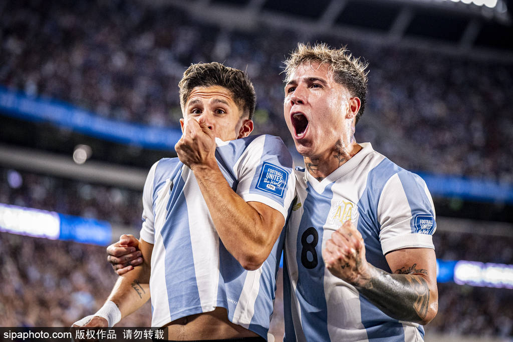 世预赛-恩佐传射小蜘蛛破门 梅西缺战阿根廷4-1双杀巴西