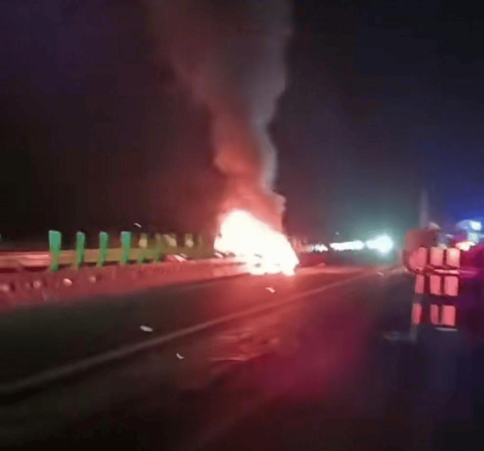 SU7高速事故致3死，车主：女友遭遇不幸，两人只差一场婚礼