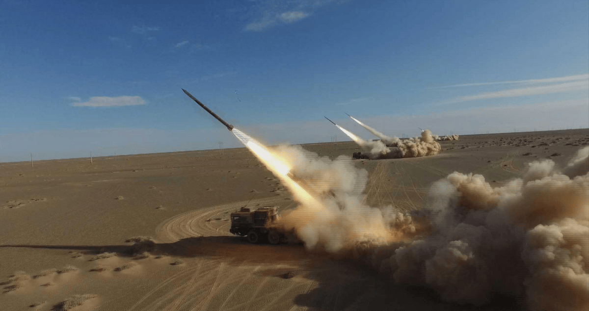 台海中美空军“短兵相接”，激烈对峙后，敌机“夹着尾巴逃跑了”