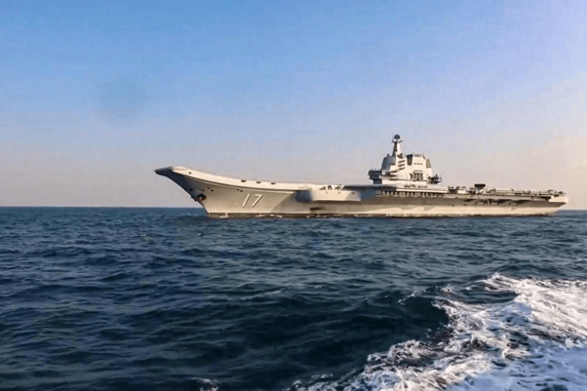 台海中美空军“短兵相接”，激烈对峙后，敌机“夹着尾巴逃跑了”