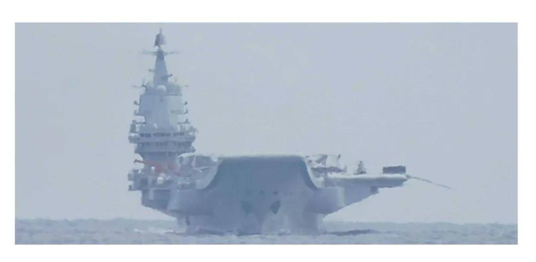 日本公布“山东”舰罕见照片！日台勾结跟踪我军航母，如何隐藏？