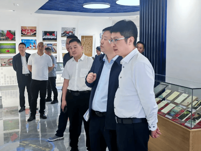 任劲飞率队赴四川成都、内江等地开展招商引资活动