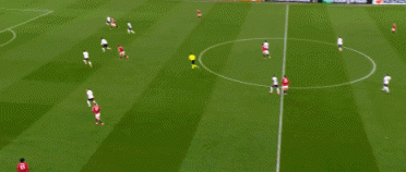 最后时刻连进三球 “红魔”又奉献上一场经典逆转