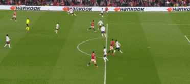 最后时刻连进三球 “红魔”又奉献上一场经典逆转