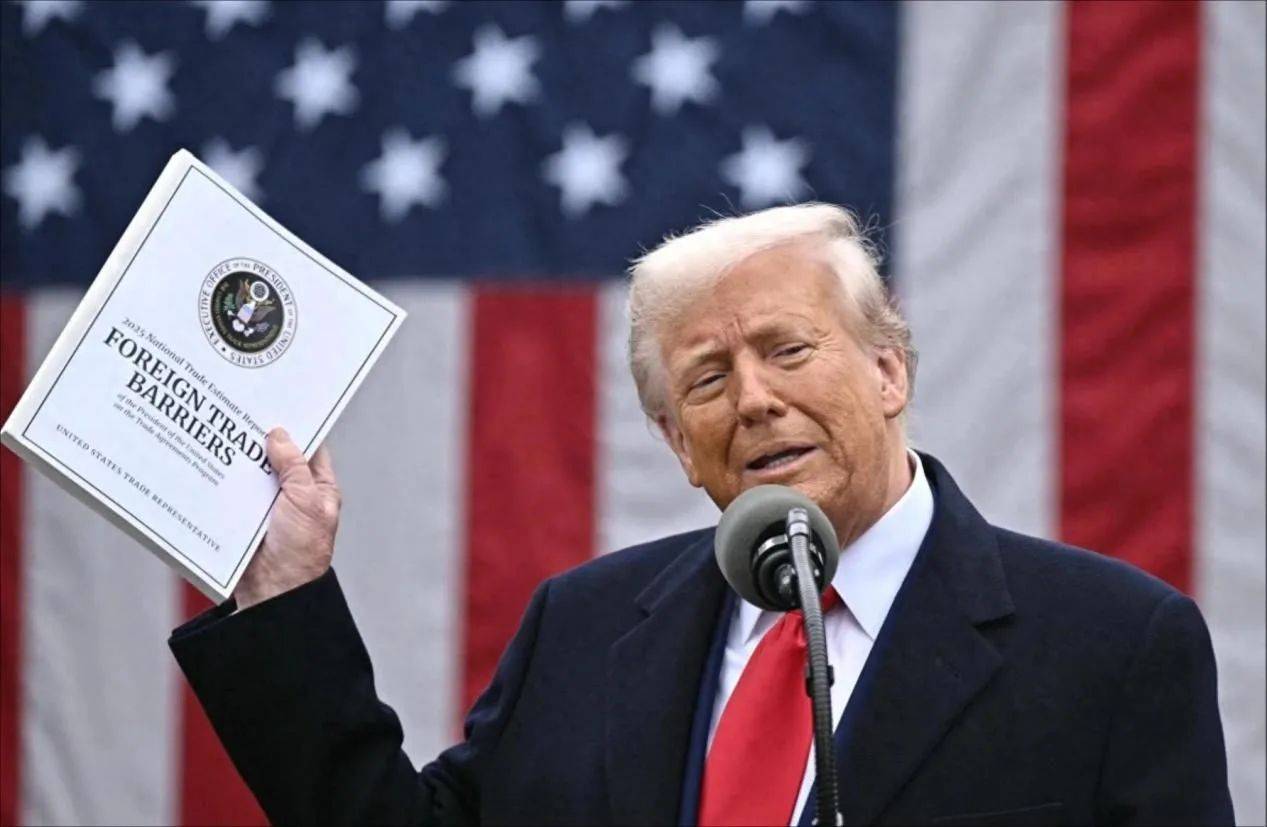 首轮谈判前夕，美称对华关税砍至50%，特朗普：中方得了大便宜