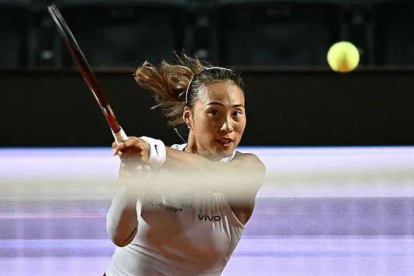 痛失好局！郑钦文1比2惜败高芙，无缘决赛