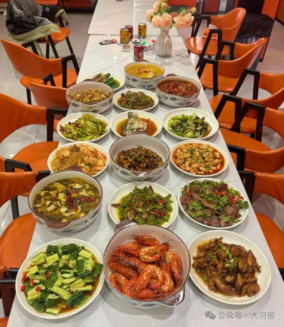 女子穿瑜伽裤上门做饭月入2万元，回应：真不是为流量！