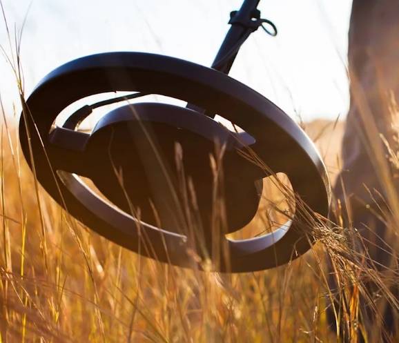 以色列一少年徒步时捡到一枚约1800年前的戒指