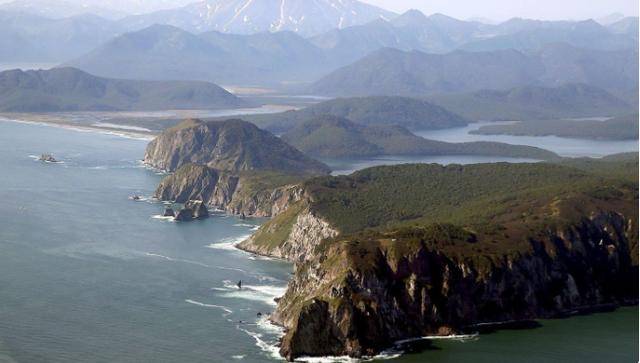 日本不宣而战，连开66枪，只为阻止中俄登岛？美国暗中布局亚太