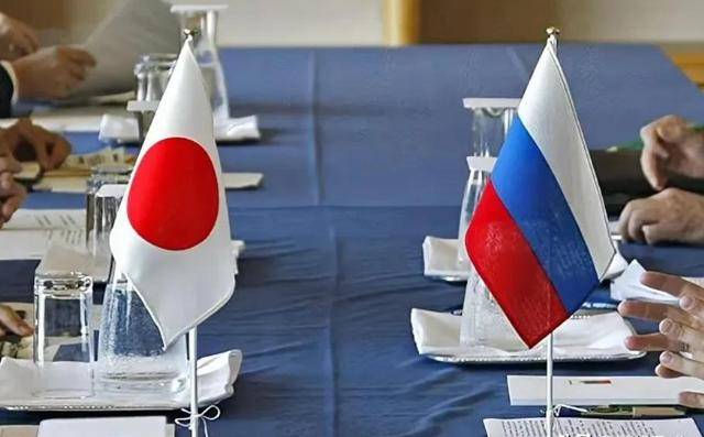 日本不宣而战，连开66枪，只为阻止中俄登岛？美国暗中布局亚太