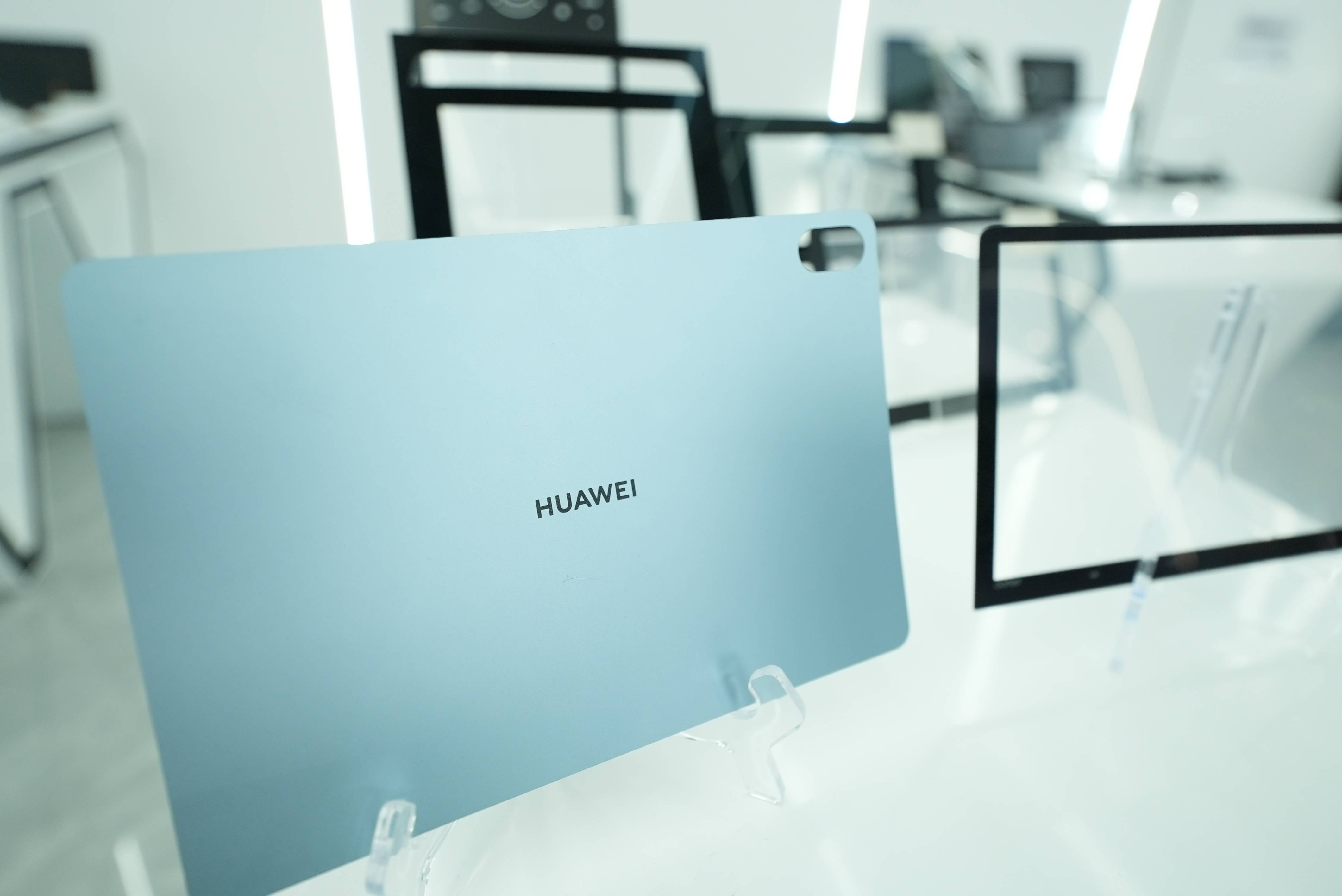 四年从0到5亿,东莞松山湖“85后”董事长为何盯上车载显示