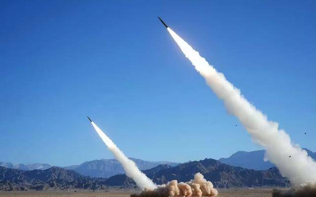 东部战区演习，曝光解放军杀手锏：岛上顽固分子一个都跑不了