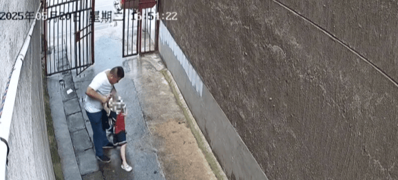 女童放学被陌生男子拖进小巷，湖南警方通报：刘某某（男，38岁）被拘留，将追究刑事责任