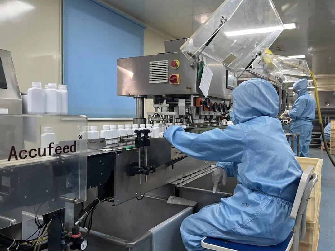 默茨还未登机访华,中方强化管控,除了稀土外,还有一张王牌没用