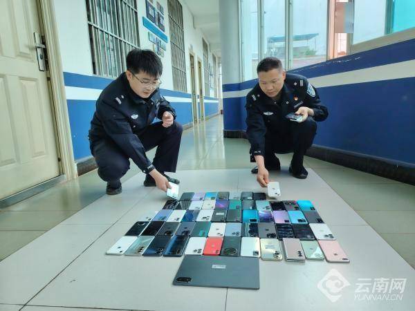 厉害了！云南曲靖这个派出所一天获赠十面锦旗