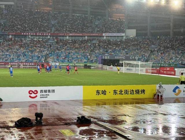 常州一烧烤店花10万赞助苏超，因系唯一个体赞助商爆火，附近商户：之前生意一直好