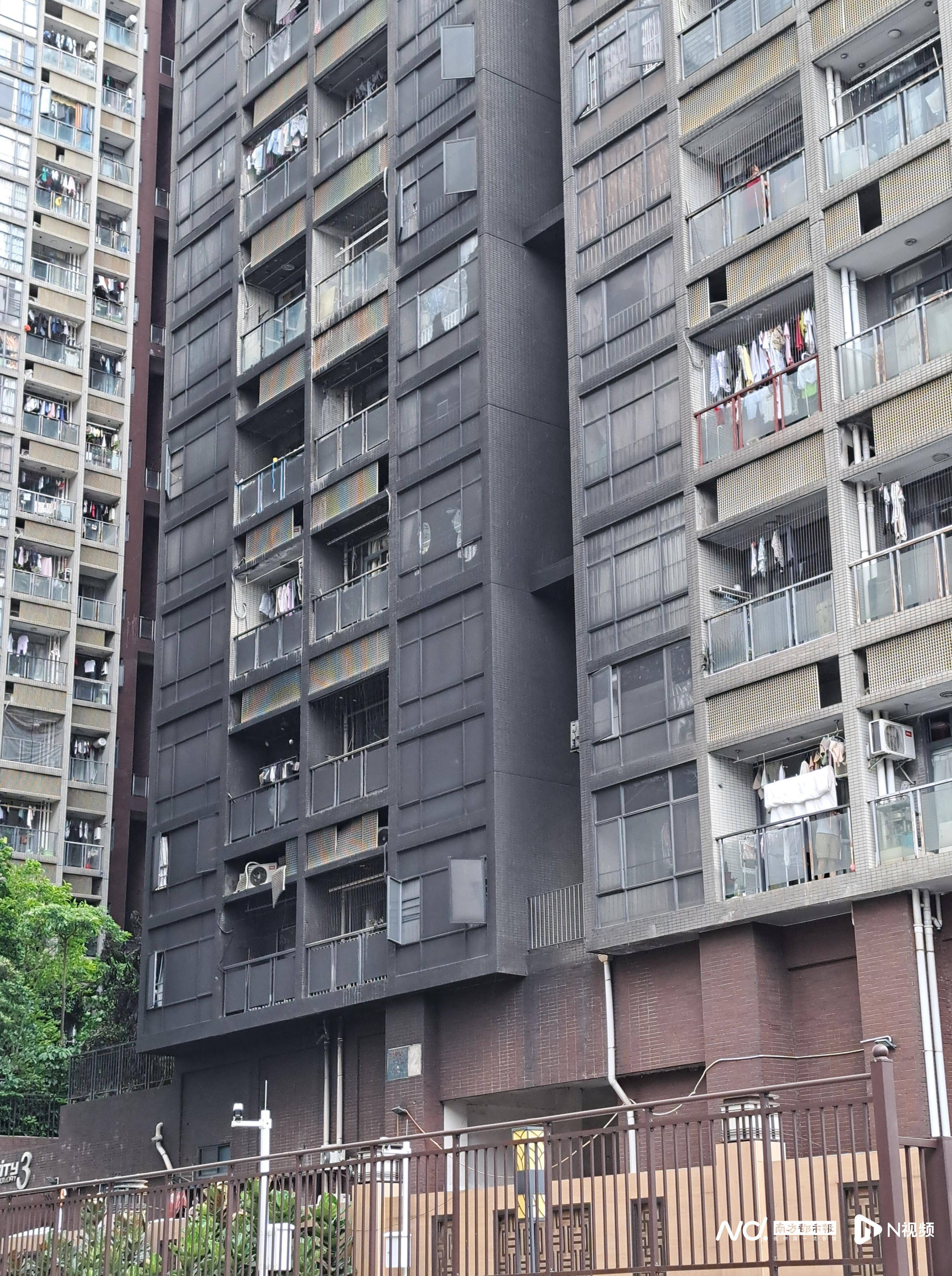 东莞一小区逾百辆电动自行车烧毁！住户睡梦中被叫醒撤离逃生