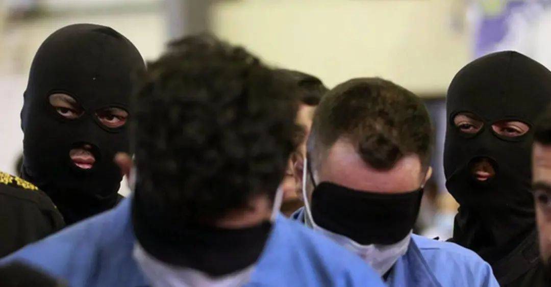 28：606，哈梅内伊被要求罢免，亲美派开始冒险，内奸被处以绞刑