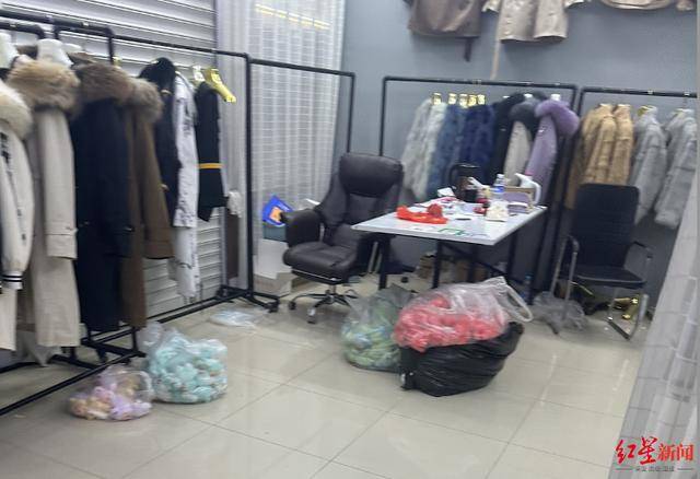 实探衡水盗版LABUBU大集：像卖菜一样摆摊卖，商家称如今订单变少生意难做