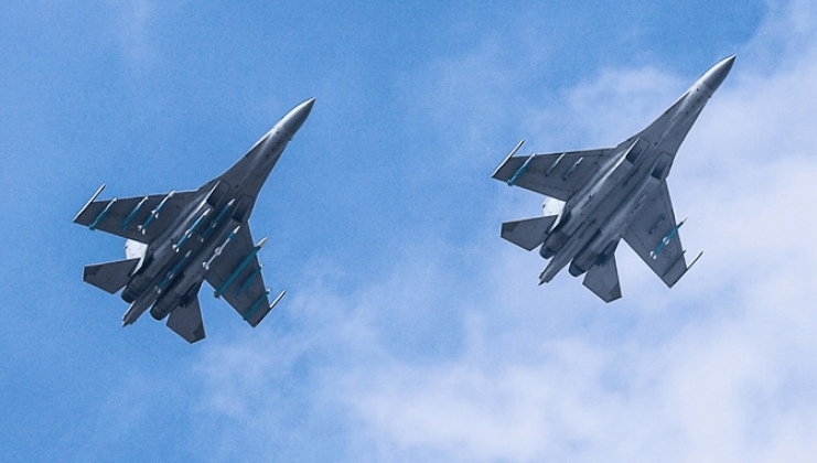 美媒：伊朗欲购中国重型战斗机，不需要歼10，歼16靠隐身击落F-35