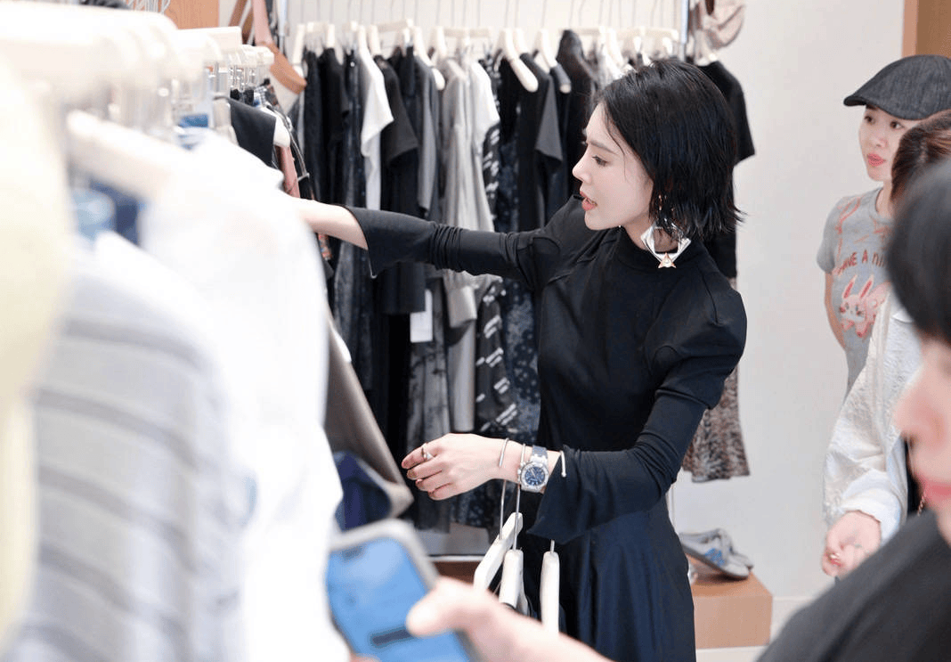 台州90后老板娘卖服装，4个月拿下达人第一，年入过亿